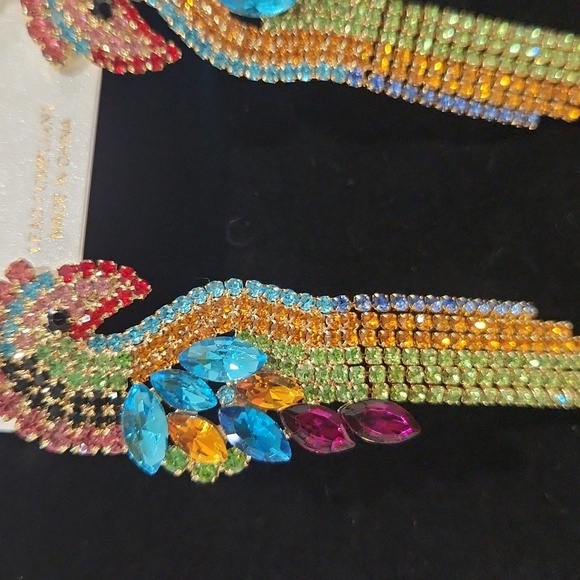 🔹️NATASHA🔹️ Toucan Sam Crystal Drop Earrings gorgeous tropical statement NWT - Picture 5 of 6
